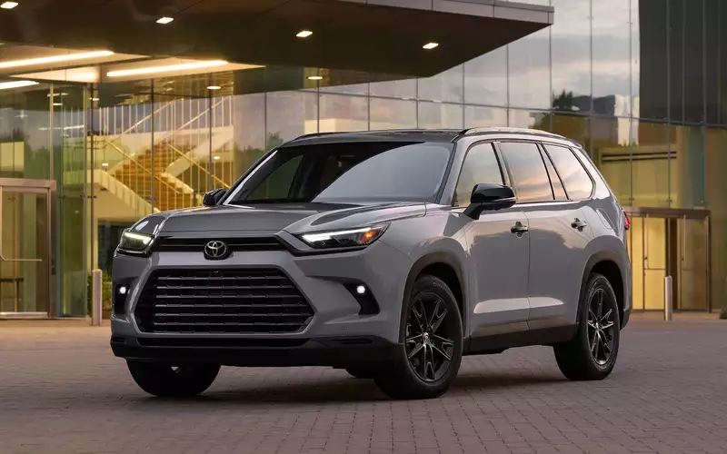Toyota Grand Highlander в России: цены, комплектации и характеристики