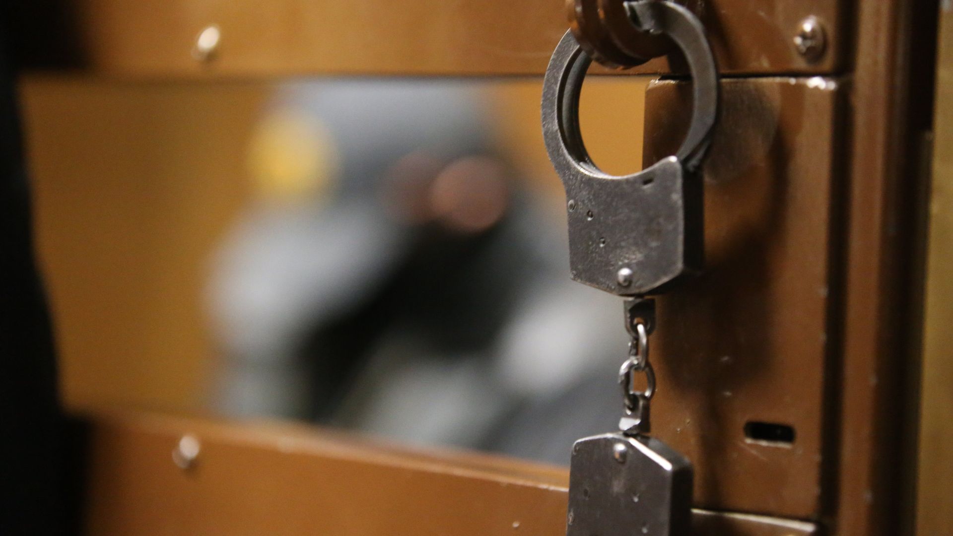 В Волгоградской области мужчину приговорили к 12 годам за переводы «Артподготовке»