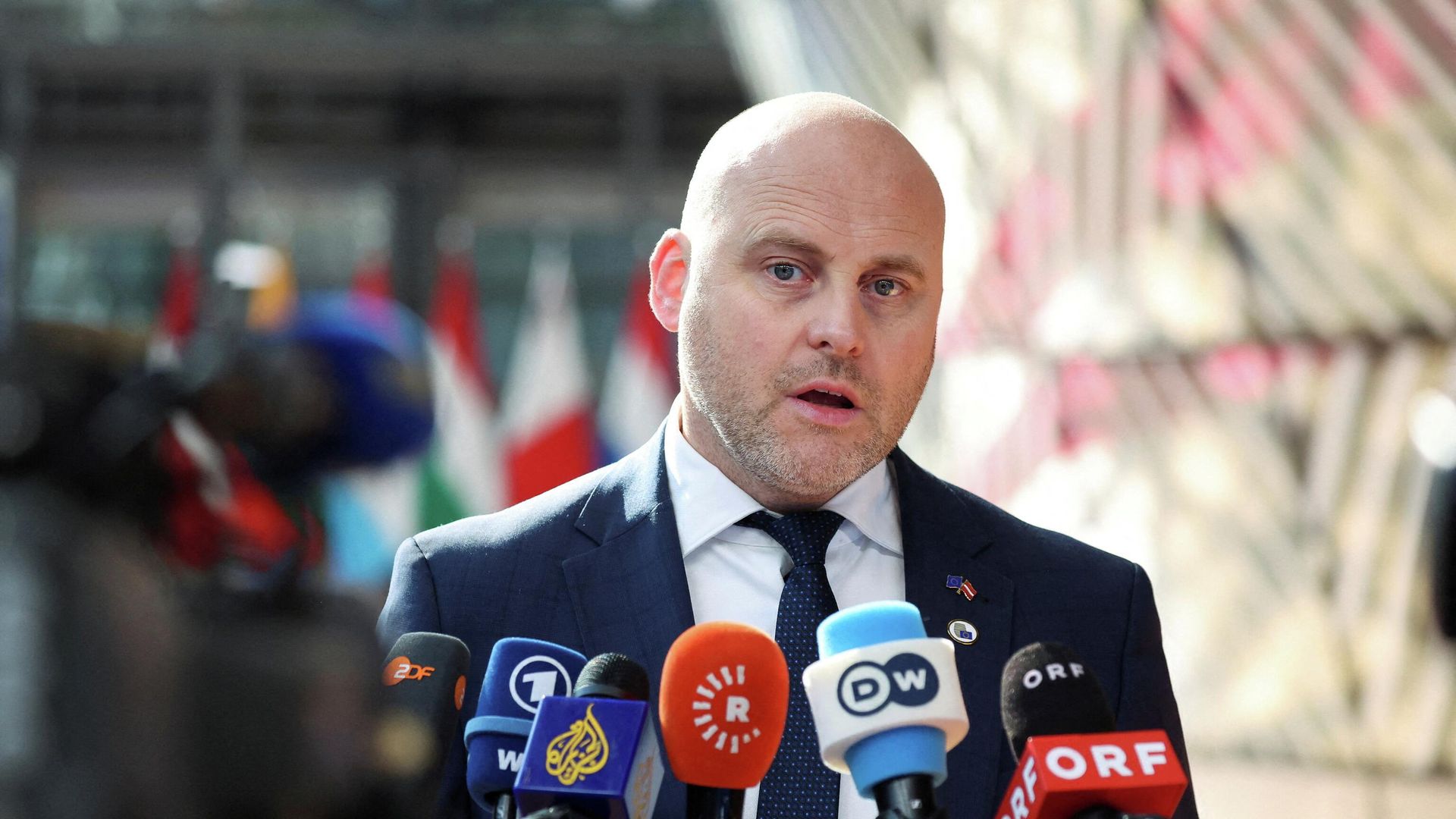 Премьер Латвии эмоционально ответил на вопросы о поддержке Украины