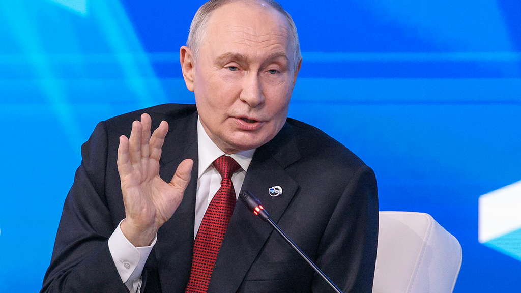 Путин передал активы Tarkett и ряда компаний во временное управление