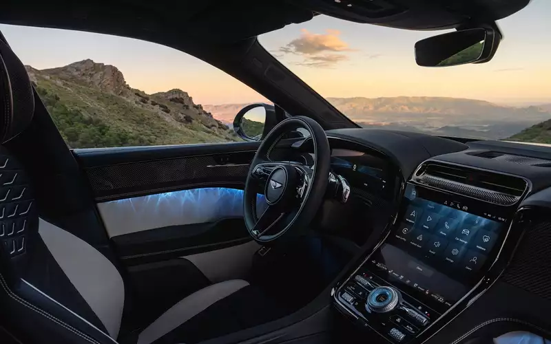 Bentley представила First Edition для электрического Torcal