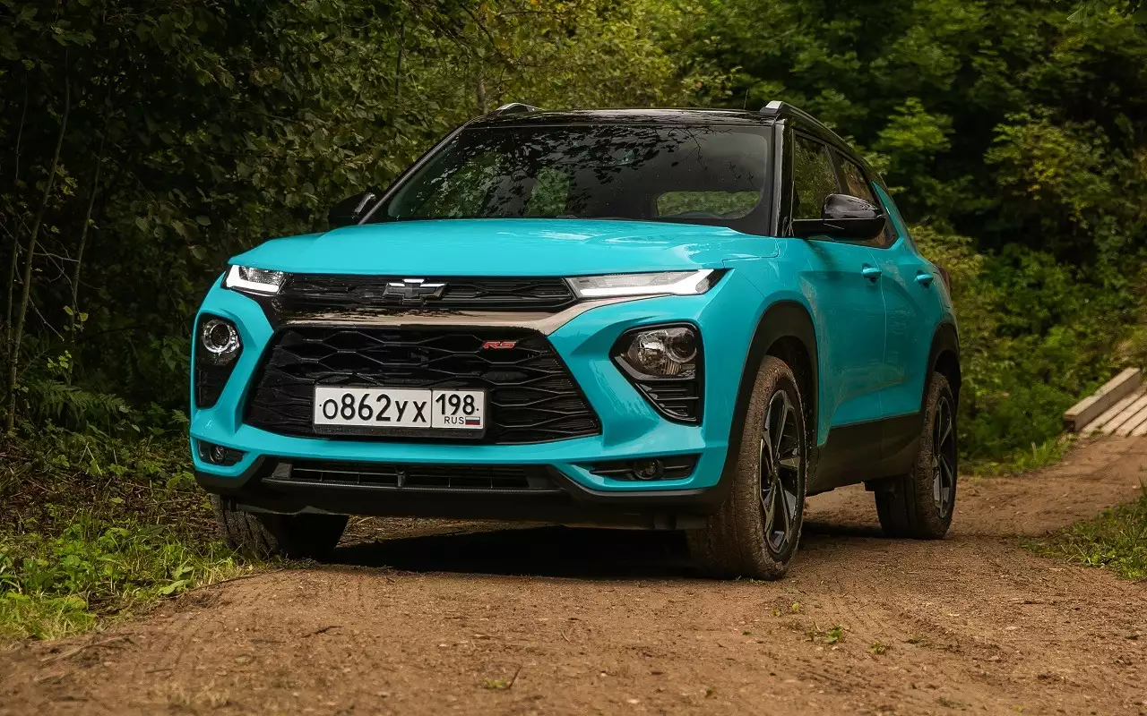 IIHS проверил безопасность кроссоверов по обновлённой методике