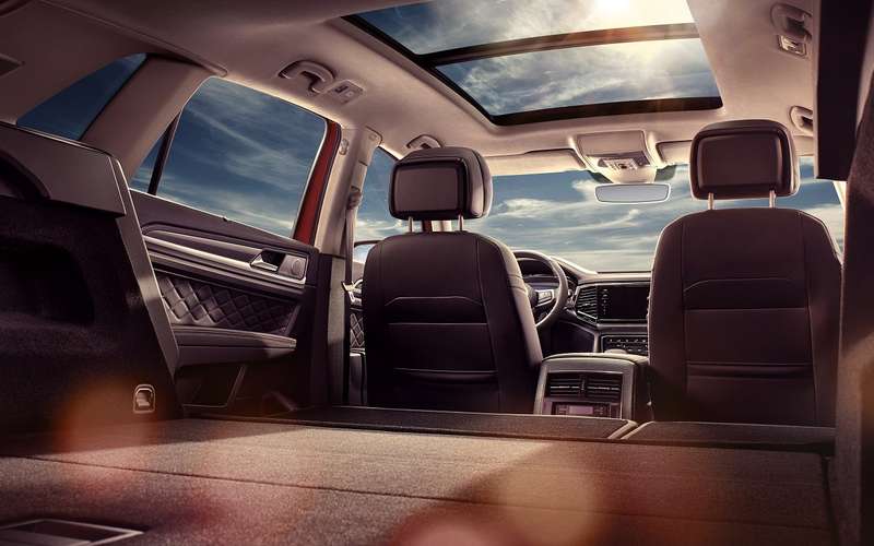 Volkswagen Teramont X привезли в Россию: цены начинаются от 5,15 млн рублей
