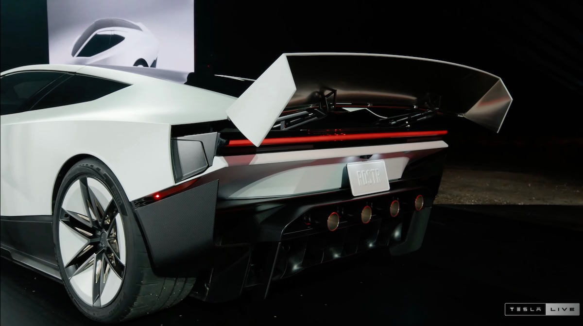 Tesla представила Roadster в трёх версиях с ракетными двигателями