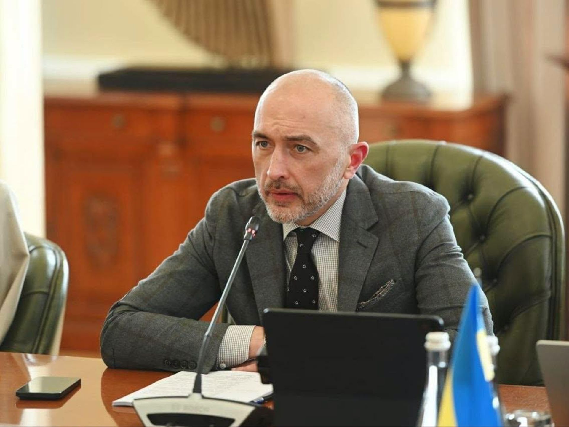 Глава Нацбанка Украины Андрей Пышный написал заявление об отставке после обысков