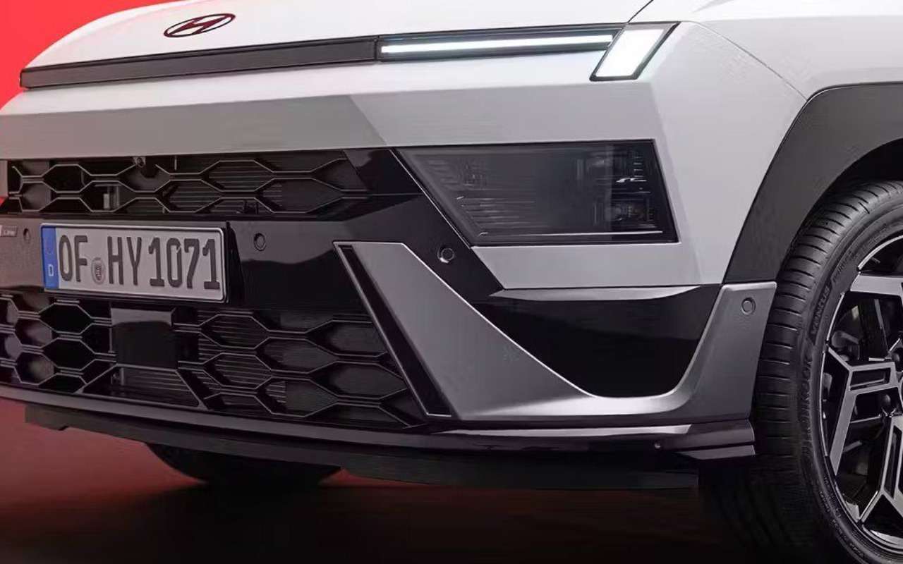 Hyundai Bayon стал крупнее и получил гибридную версию