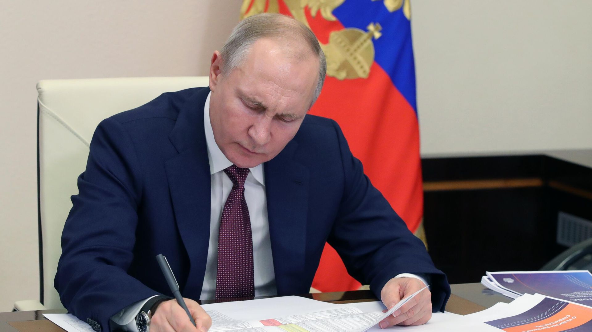 Путин подписал закон об исполнении федерального бюджета за 2025 год