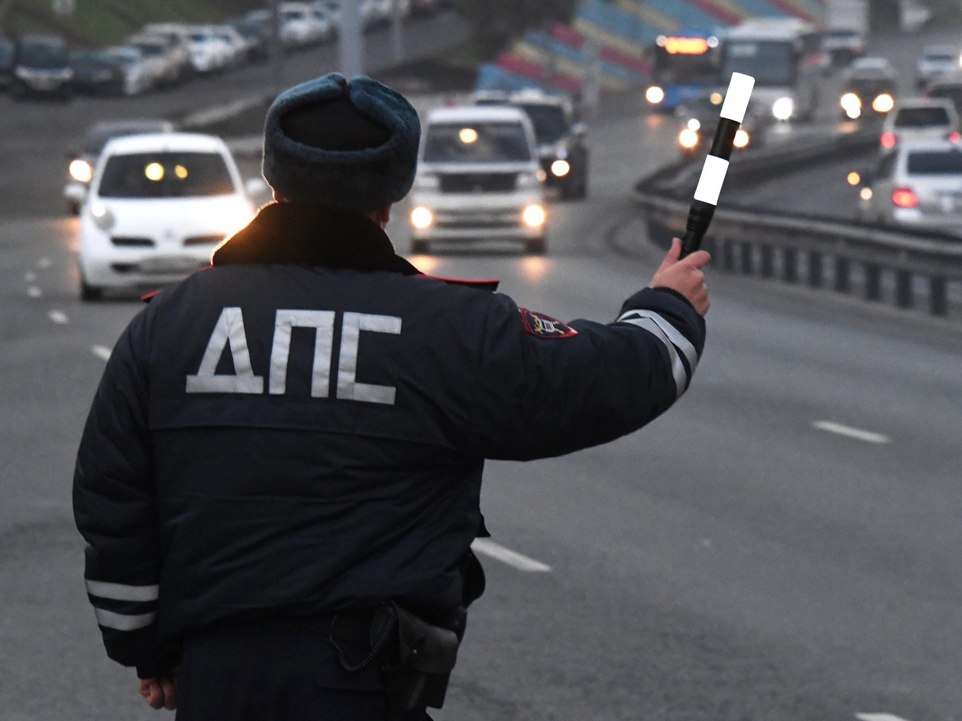 МВД сочло преждевременными автоматические штрафы за выезд на встречную полосу по данным дронов