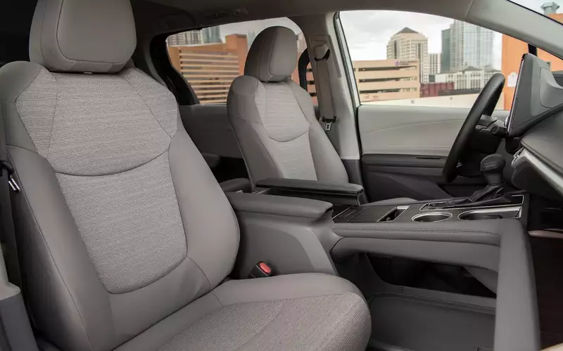 Toyota отзывает в США более 228 тысяч гибридных минивэнов Sienna