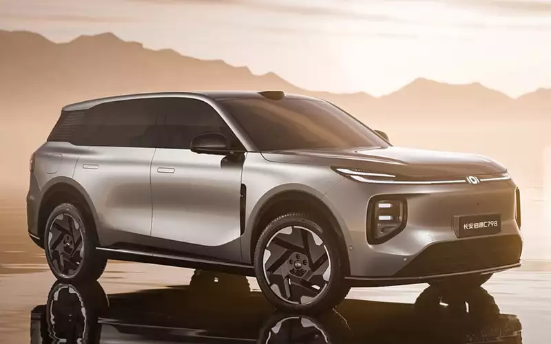 В Китае начались продажи обновлённого гибридного кроссовера Changan Nevo Q07