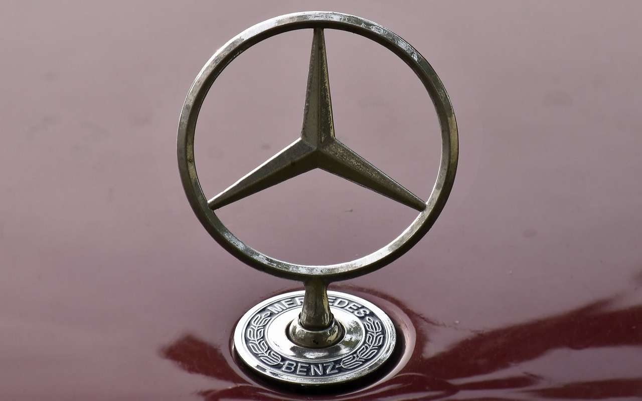 Mercedes-Benz в 2027 году выпустит почти втрое больше моделей с ДВС, чем электромобилей