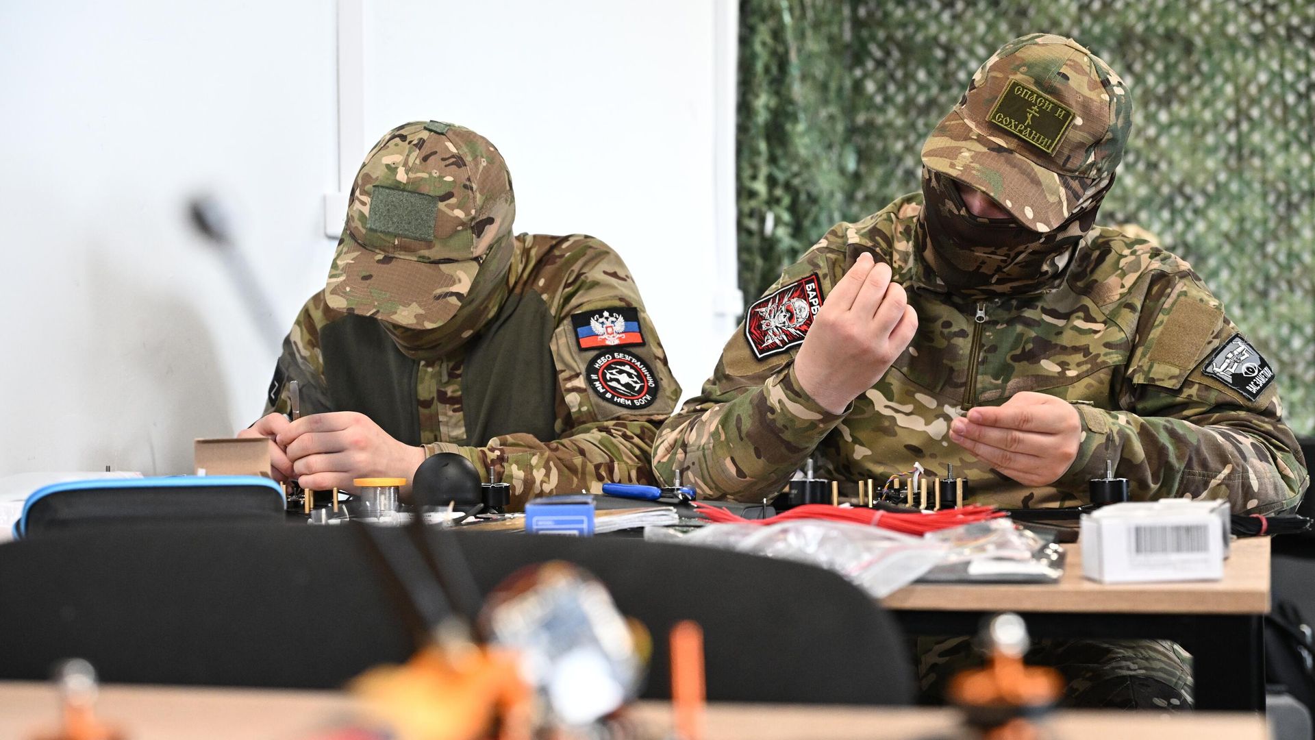 В Хабаровском крае разработали шлемы с детекторами для обнаружения дронов