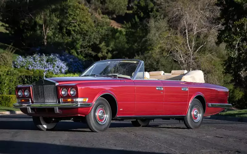 Уникальный Rolls-Royce Phantom VI с кузовом Frua выставили на торги
