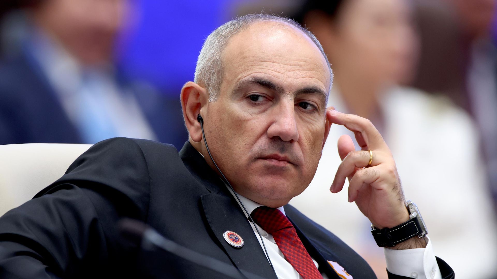 Пашинян предложил решить вопрос анклавов обменом территориями