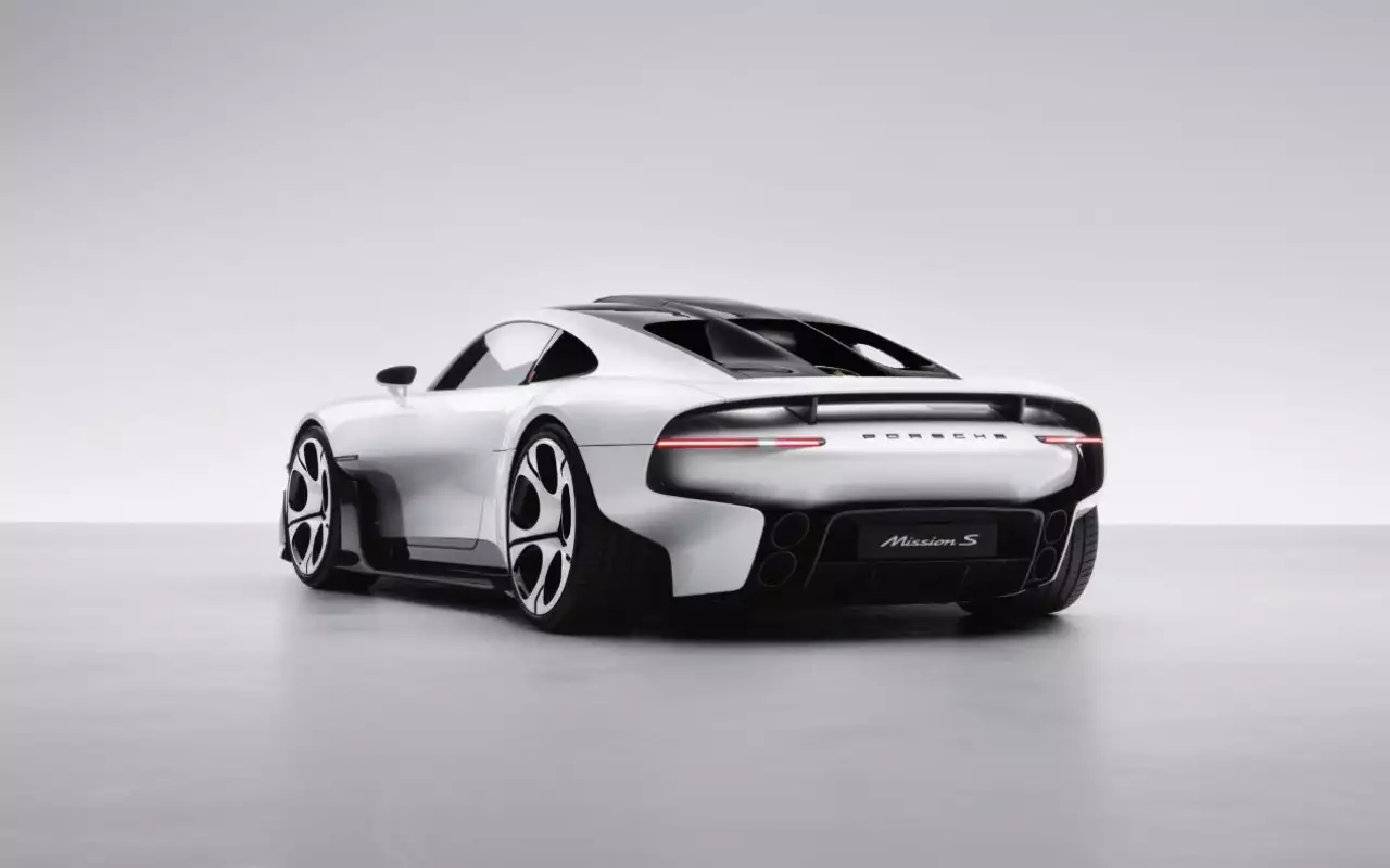 Porsche представила концепт среднемоторного суперкара Mission S
