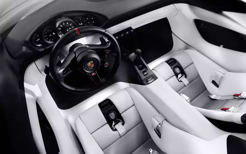 Porsche показала концепт среднемоторного суперкара Mission S