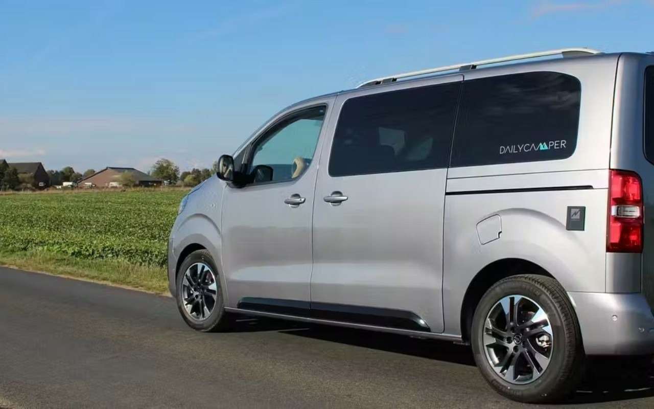 Компактный кемпер Dailycamper Van на базе Opel Zafira