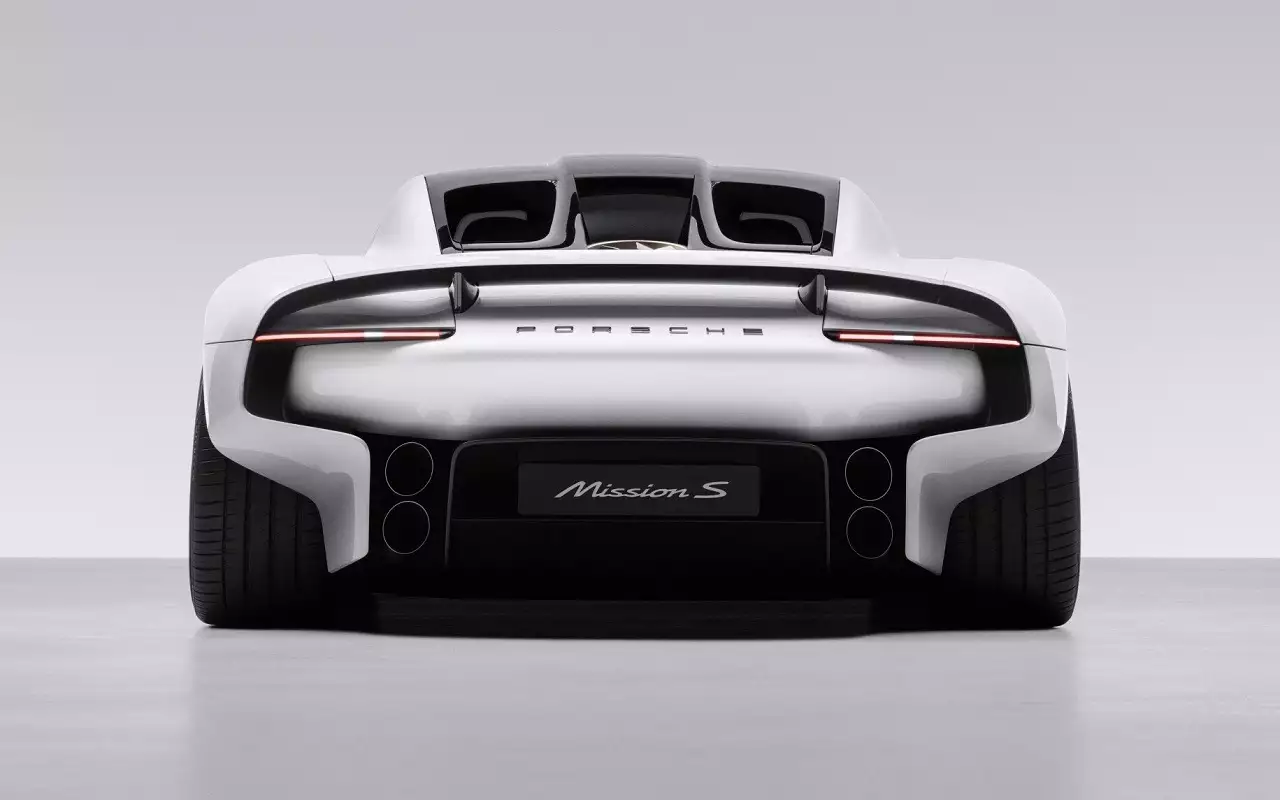 Porsche показала концепт среднемоторного суперкара Mission S