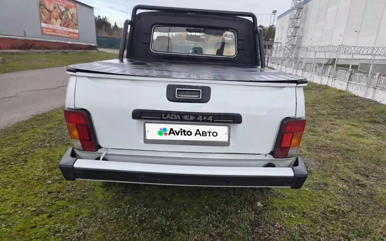 Редкий пикап Lada Niva с техникой от автомобиля 2022 года продают за 850 тысяч рублей