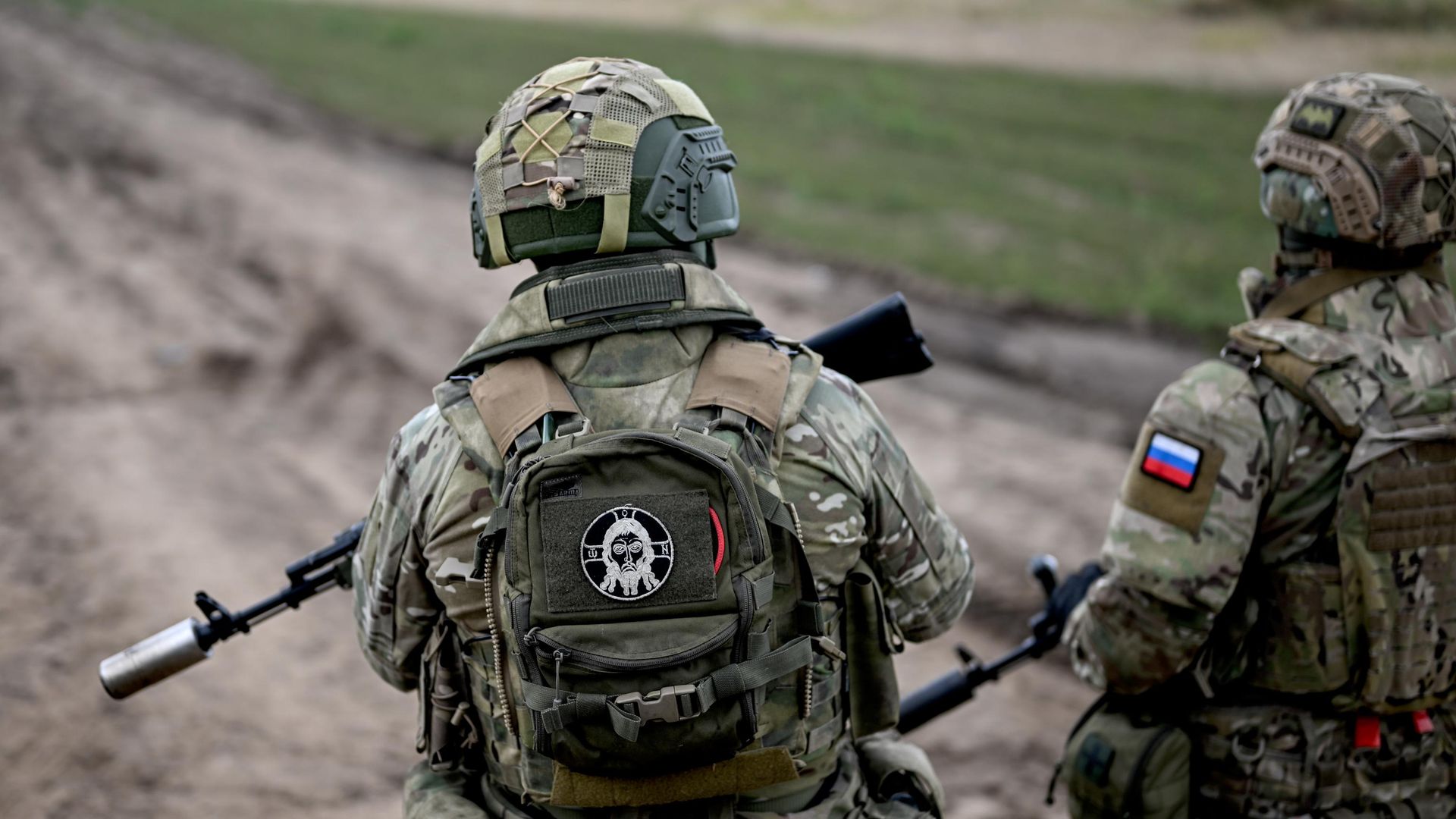 Военный рассказал, как паспорт защитил российского бойца от осколка