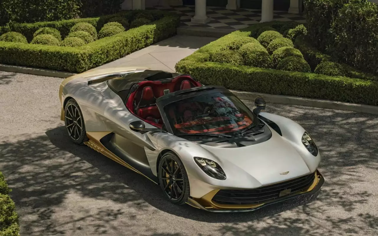 Aston Martin представила открытый суперкар Valhalla Spider
