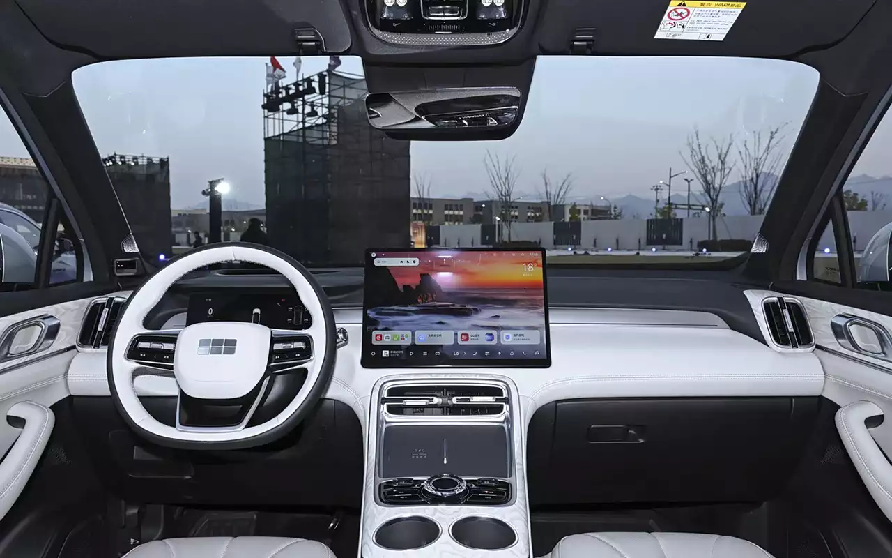 Geely Galaxy M7 стал лидером параллельных поставок марки в России