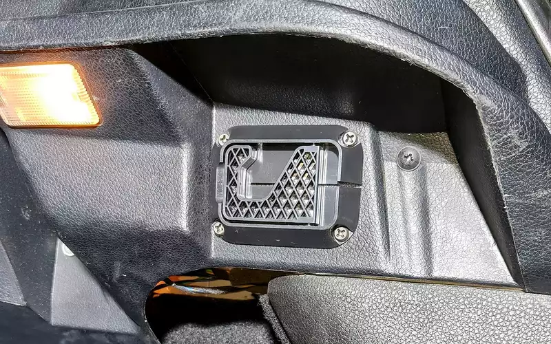 Как добавить крючки для сумок в багажник Ford Fiesta