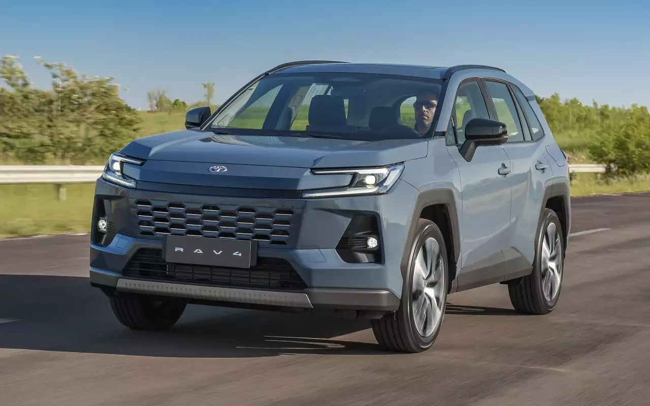 IIHS проверил безопасность кроссоверов по обновлённой методике