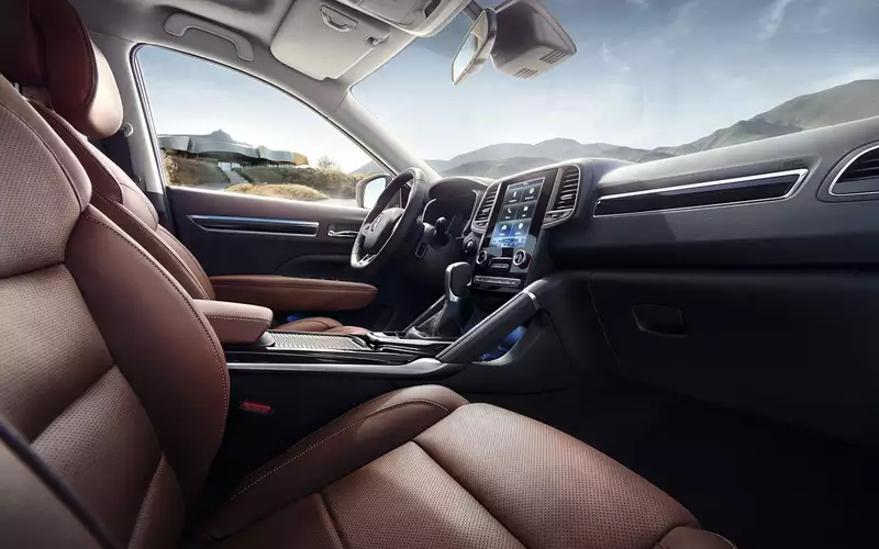 Обновлённый Renault Koleos привезли в Россию по цене от 3,7 млн рублей