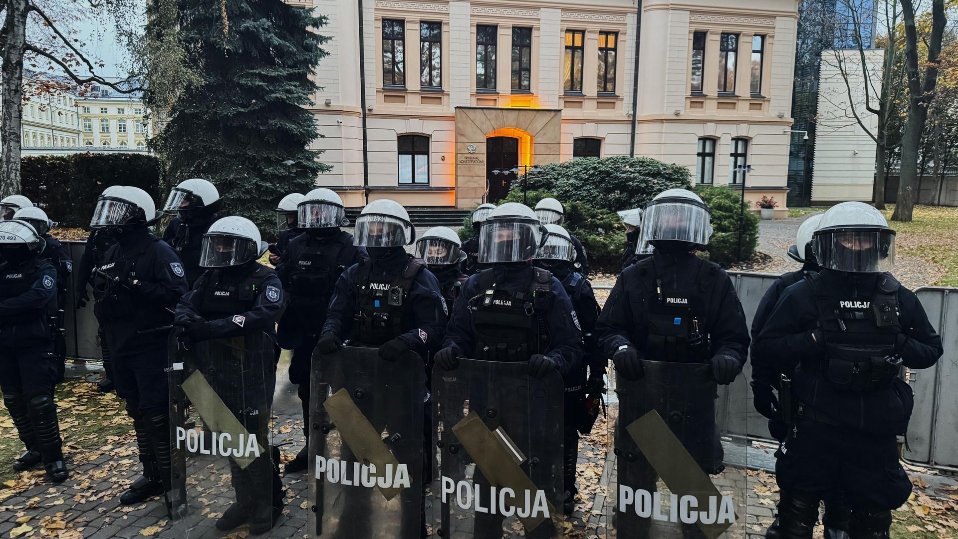 Орбан обвинил Туска в попытке госпереворота в Польше на фоне кризиса Конституционного суда