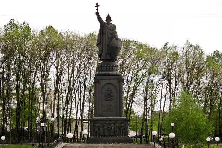 Памятник Владимиру Святославичу
