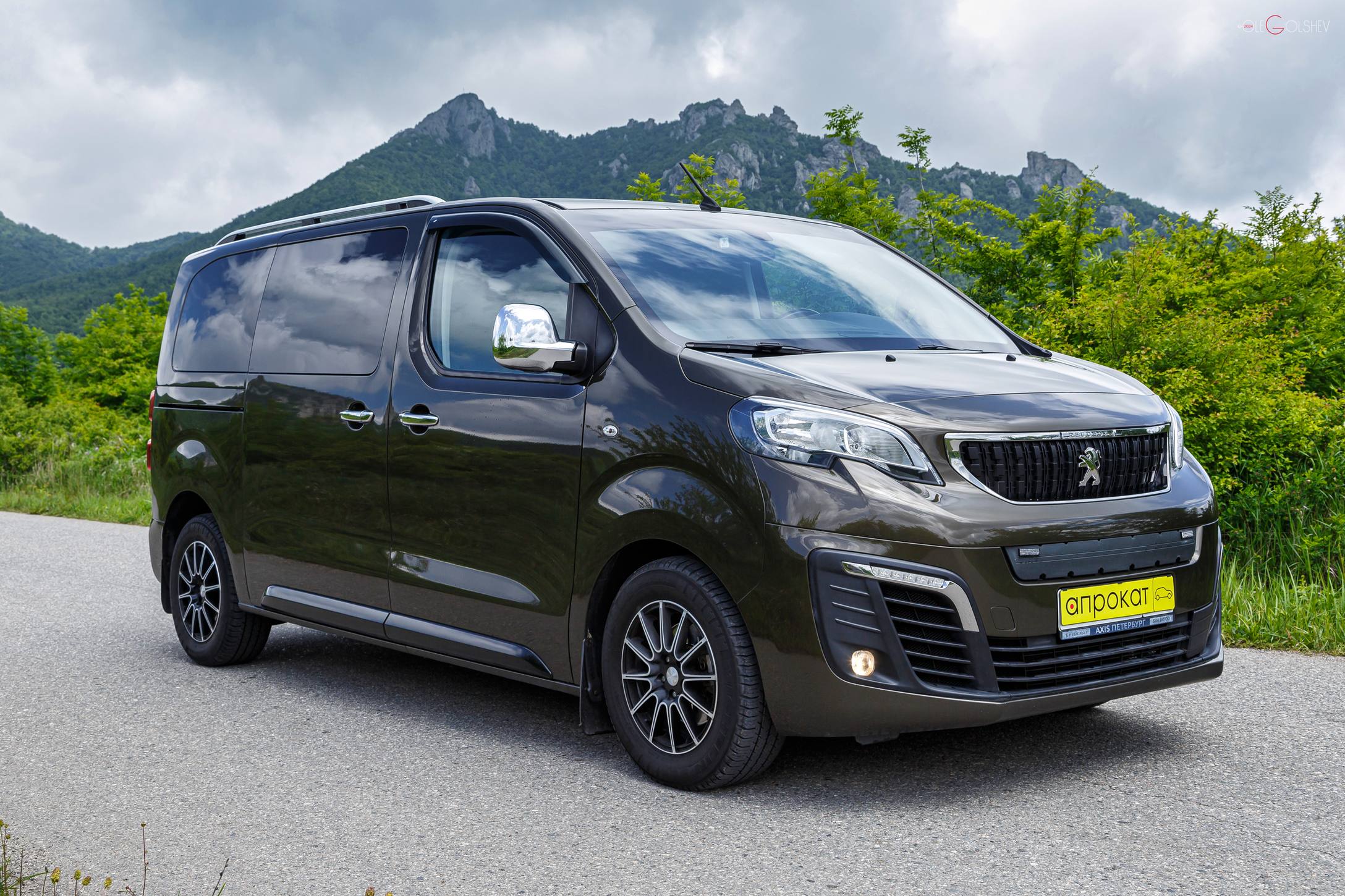 Peugeot Traveller 2018 — аренда и прокат в Пятигорске | А-Прокат