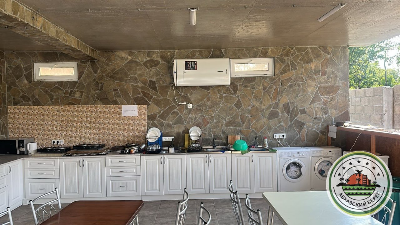"БЗЫБЬ" домики и номера с бассейном фото 8