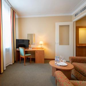 Hotel Oktiabrskaya