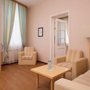 Hotel Oktiabrskaya