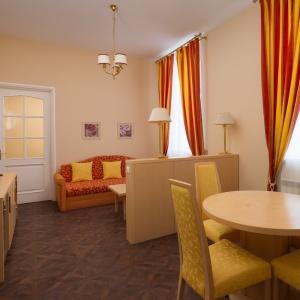 Hotel Oktiabrskaya