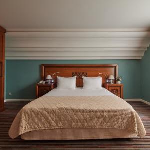 Hotel Blues
