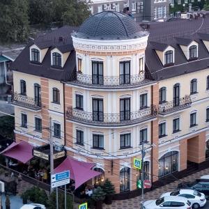 Hotel Attache