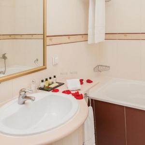 Grand Hotel Tien Shan