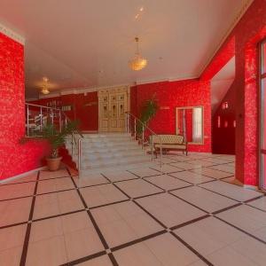 Red Hotel