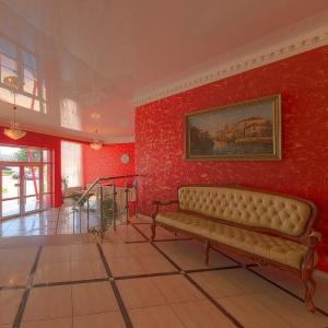 Red Hotel