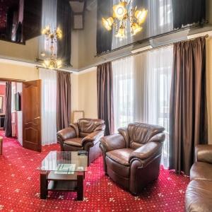Red Hotel