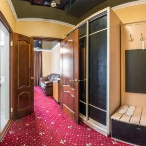 Red Hotel