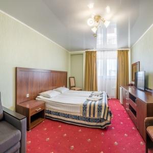Red Hotel