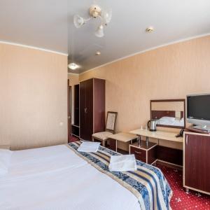 Red Hotel