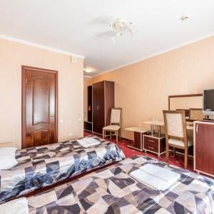 Red Hotel