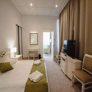 Triumph Hotel