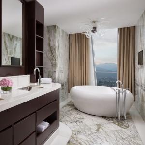 Hotel Ritz-Carlton, Almaty
