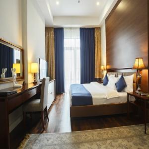 Hotel Ambassador