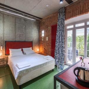 Bronzovy Kaban Avtorsky Hotel
